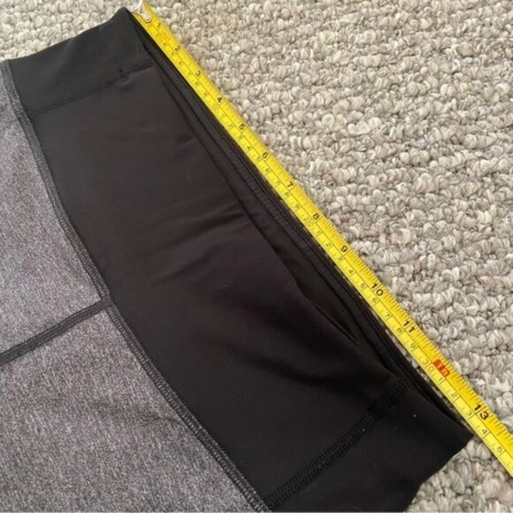 Lululemon Smooth Stride Crop Heathered Black / Black size 6 - Picture 10 of 12